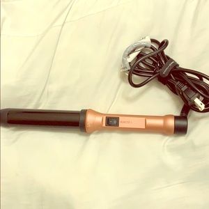 1 1/2 inch wand curler